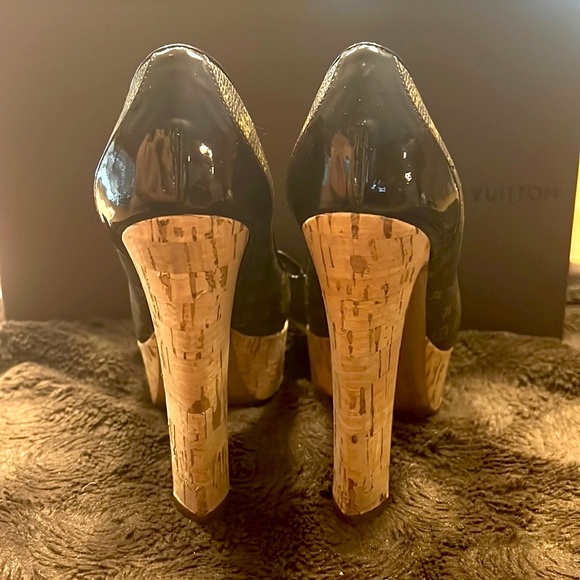 LOUIS VUITTON Rivoli Heels - Picture 5 of 15